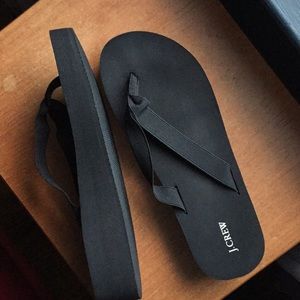 Jcrew platform flip flops in black sz 9